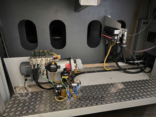 Vertikales Bearbeitungszentrum HERMLE C 30 U