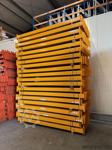 Heavy-duty shelving pallet racks 14 lfm Jungheinrich MPB Palettenregale H: 500cm, Fachlast: 2100 kg