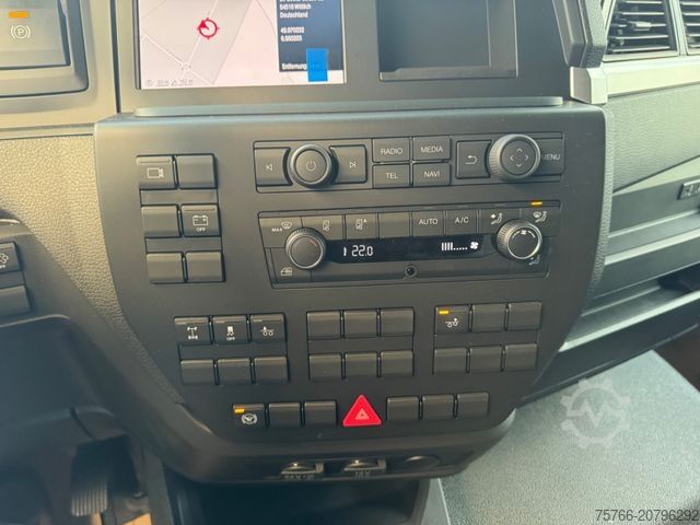 Box truck MAN TGM 26.320 L / LBW / LENKACHSE / 18 PAL