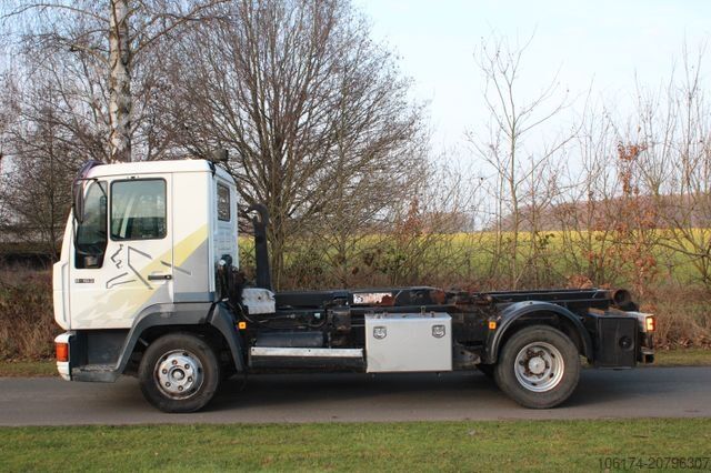 Transporter mit Kipper MAN 8.163 BL City Abroller L2000