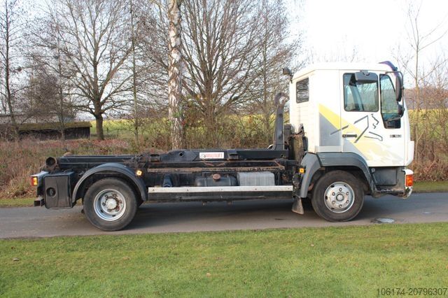 Transporter mit Kipper MAN 8.163 BL City Abroller L2000