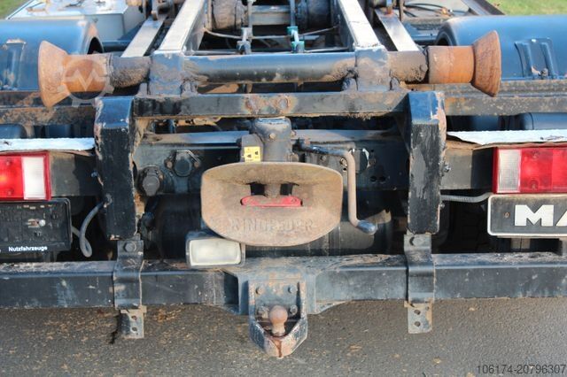 Transporter mit Kipper MAN 8.163 BL City Abroller L2000