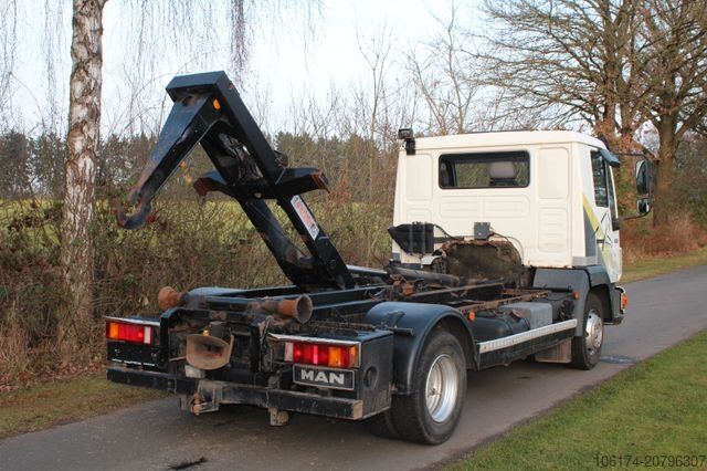 Transporter mit Kipper MAN 8.163 BL City Abroller L2000