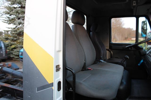 Transporter mit Kipper MAN 8.163 BL City Abroller L2000