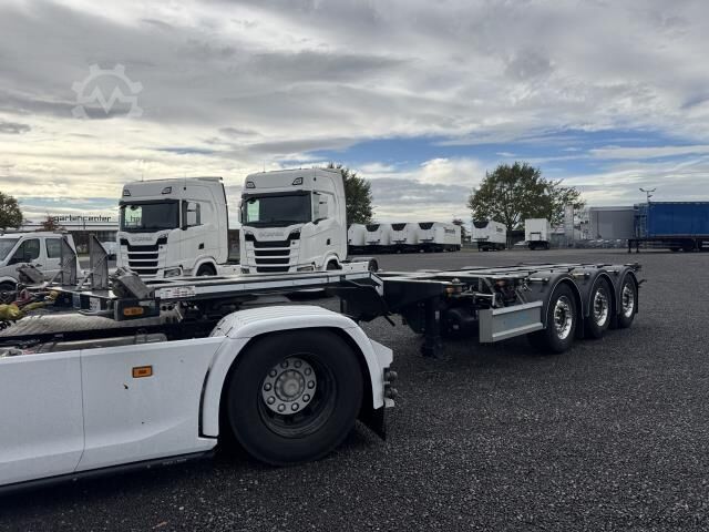 Auflieger-Wechselfahrgestell D-Tec Flexitrailer VCC-01 Lift Mittelauschub Alcoa LED