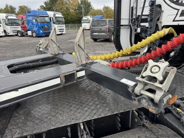 Auflieger-Wechselfahrgestell D-Tec Flexitrailer VCC-01 Lift Mittelauschub Alcoa LED