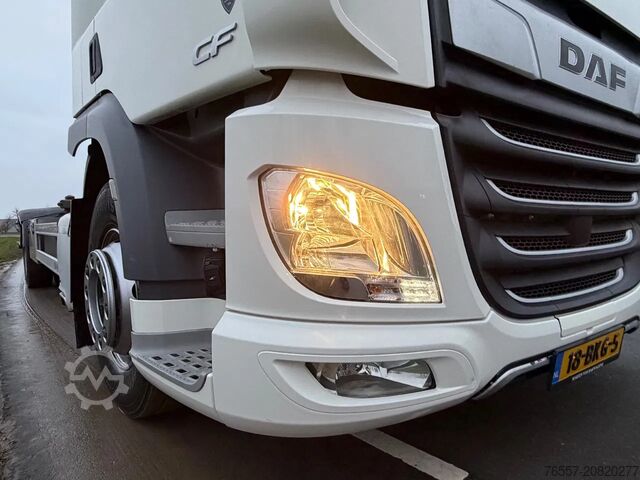 Fahrgestell mit Fahrerhaus DAF CF 300 CF 300