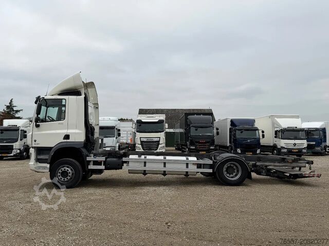 Fahrgestell mit Fahrerhaus DAF CF 300 CF 300