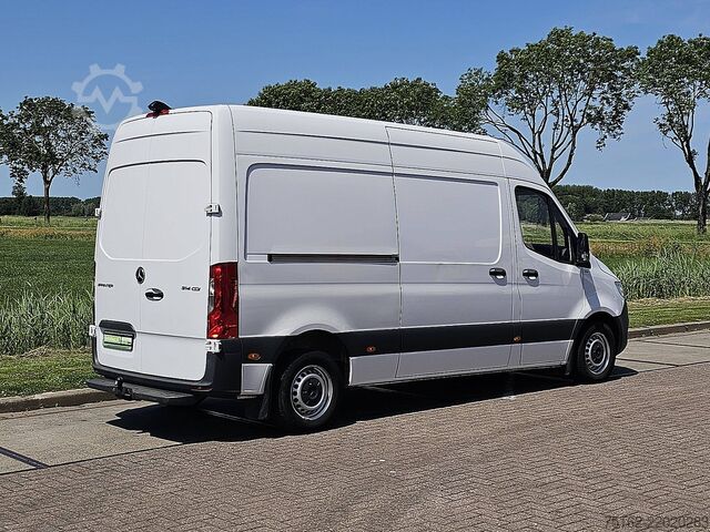 High-roof van MERCEDES-BENZ SPRINTER 314 L2H2 Mbux10 + Navi!