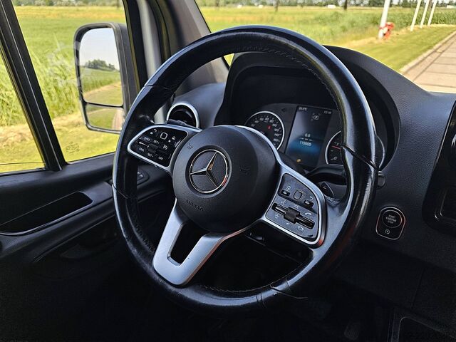 High-roof van MERCEDES-BENZ SPRINTER 314 L2H2 Mbux10 + Navi!