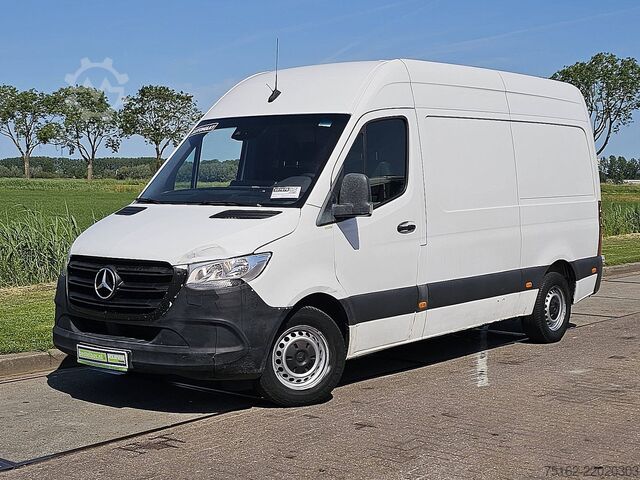 High-roof van MERCEDES-BENZ SPRINTER