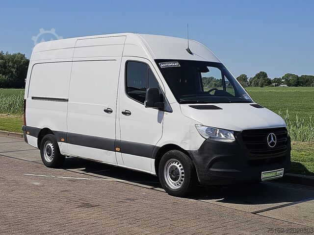 High-roof van MERCEDES-BENZ SPRINTER