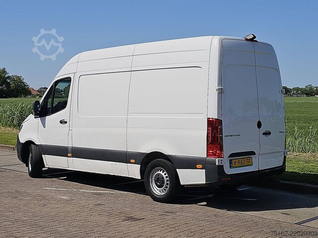 High-roof van MERCEDES-BENZ SPRINTER