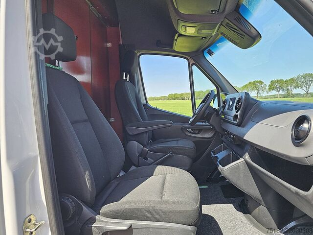 High-roof van MERCEDES-BENZ SPRINTER