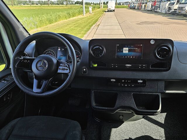 High-roof van MERCEDES-BENZ SPRINTER