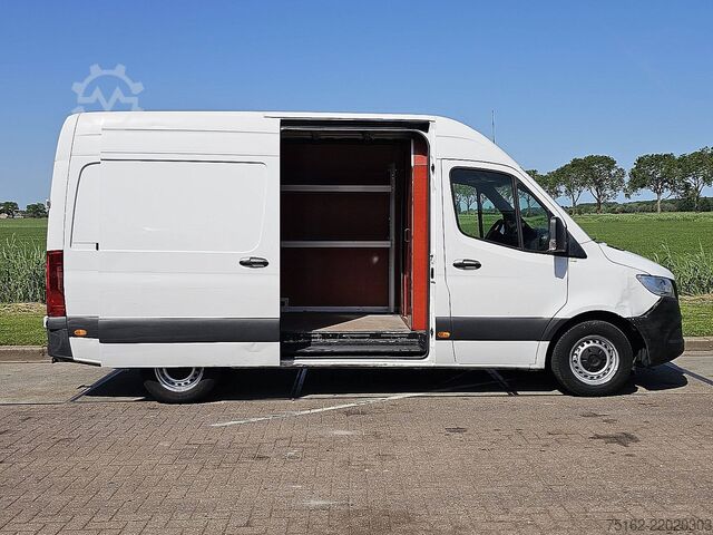 High-roof van MERCEDES-BENZ SPRINTER
