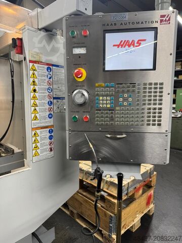 Vertikales Bearbeitungszentrum Haas CNC USA Super Mini Mill