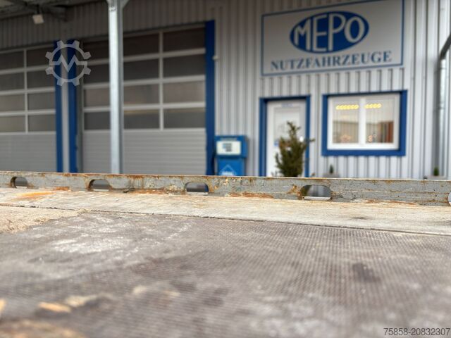 Wechselpritsche Plattform Krone Jumbo Plattform 7,82 mit Lochleiste