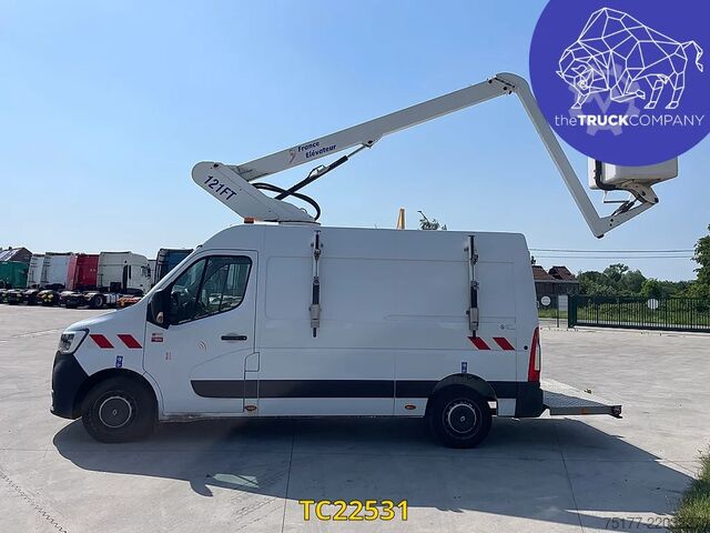 Lifting platform Renault Master