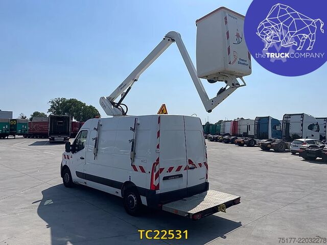 Lifting platform Renault Master