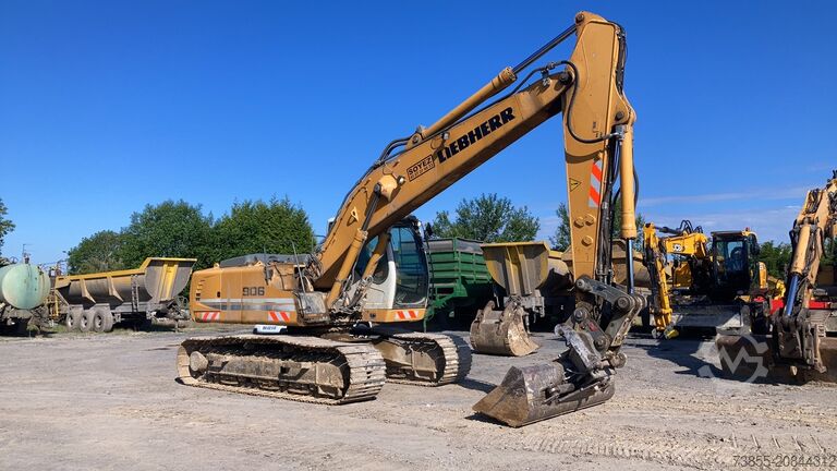 Tracked Excavator Liebherr R906 LC Litronic with two buckets