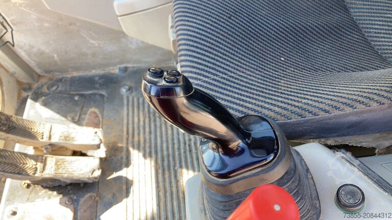 Tracked Excavator Liebherr R906 LC Litronic with two buckets