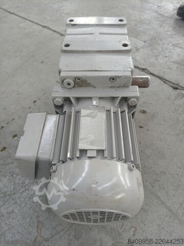 Electric motor + gearbox Lenze MDXMA1M 071-32