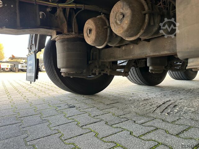 Krone MEGA / raising-roof / BPW + drumbrakes / timberstakespots / Huckepack Krone MEGA / raising-roof / BPW + drumbrakes / timber...