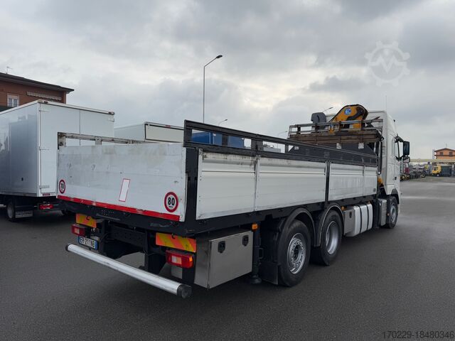 Truck with crane VOLVO FH 12.420