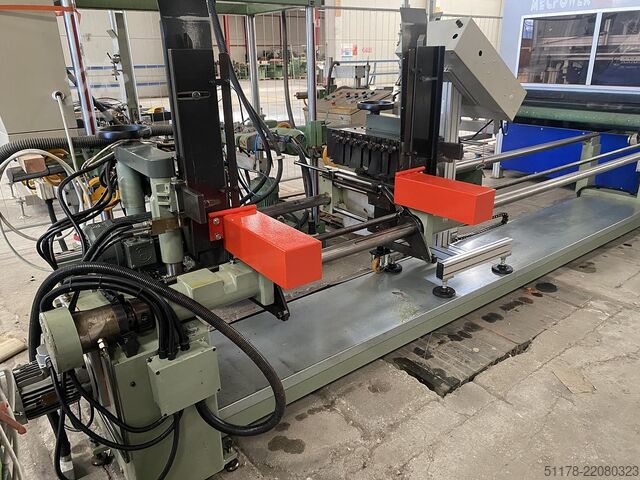 Friulmac Dual Feed: Kappsäge und hydraulischer Beschicker für Profiliermaschine, maximale Länge 3500 Friulmac Dual Feed