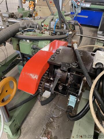 Friulmac Dual Feed: Kappsäge und hydraulischer Beschicker für Profiliermaschine, maximale Länge 3500 Friulmac Dual Feed