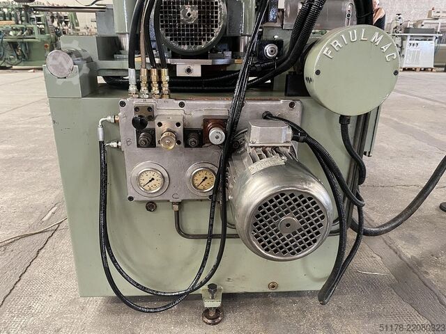 Friulmac Dual Feed: Kappsäge und hydraulischer Beschicker für Profiliermaschine, maximale Länge 3500 Friulmac Dual Feed