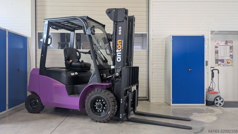 Electric 4-wheel forklift AntOn CBH 2.5