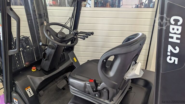Electric 4-wheel forklift AntOn CBH 2.5