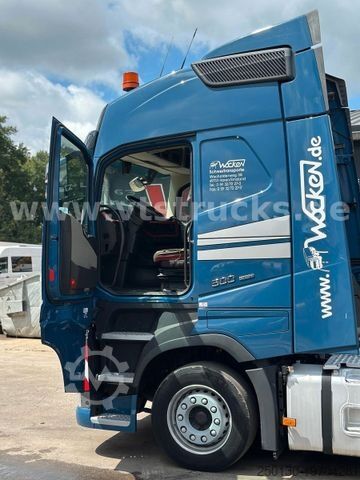 Volume tractor unit VOLVO FH 500 6x2 Lenk-/Lift Volumen-SZM/Low-Liner