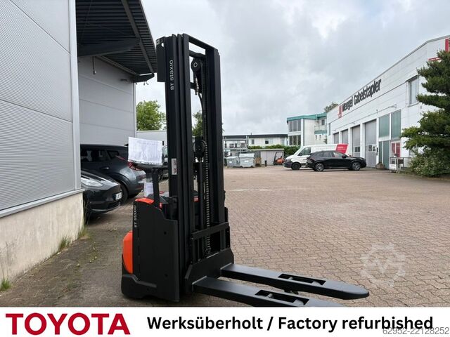 High Lift stacker Toyota SWE 120 L / Akku neu!