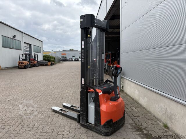 High Lift stacker Toyota SWE 160
