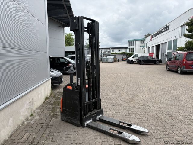 High Lift stacker Toyota SWE 160