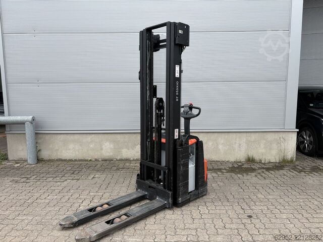 High Lift stacker Toyota SWE 160