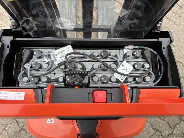 High Lift stacker Toyota SWE 140