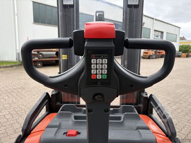 High Lift stacker Toyota SWE 160 L