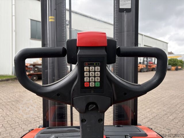High Lift stacker Toyota SWE 140