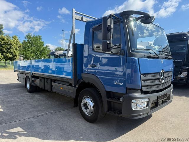 Flatbed truck MERCEDES-BENZ ATEGO 1530 L Pritsche 7,20 m AHK*Nutzlast 9 T