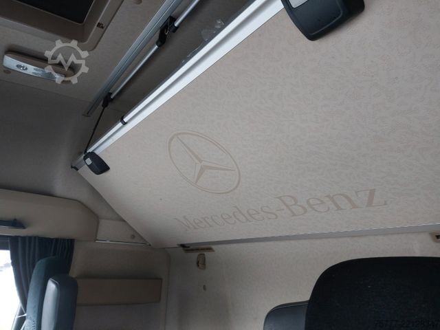 Standard tractor unit MERCEDES-BENZ Actros 18-45 Giga Space-MP 5- Retarder-2 Tanks