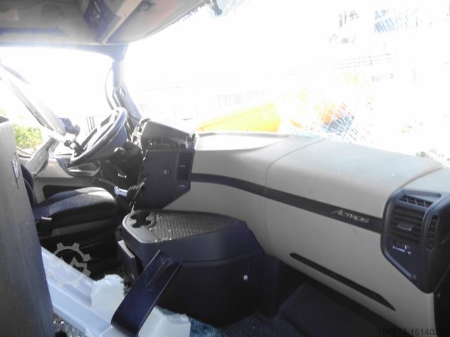 Volumen SZM MERCEDES-BENZ Actros 1842 MP4 Intarder in Teilen
