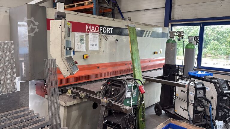 Hydraulic guillotine shear Maqfort 