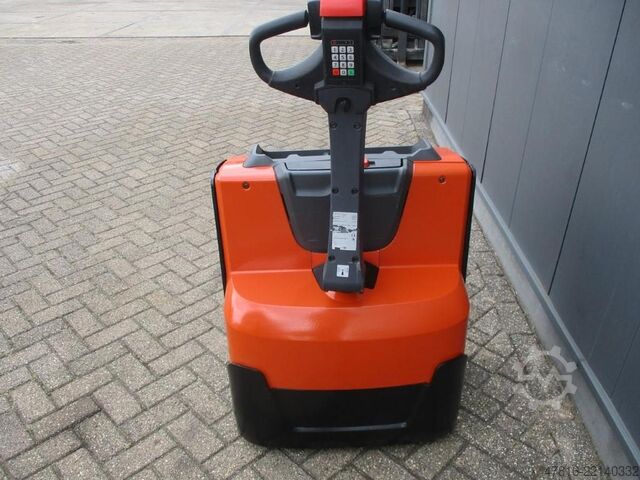 Pallet truck TOYOTA LWE160