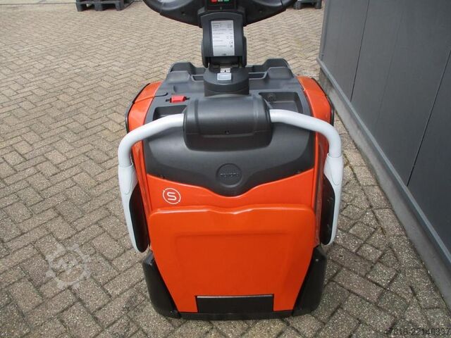 Pallet truck TOYOTA LPE200
