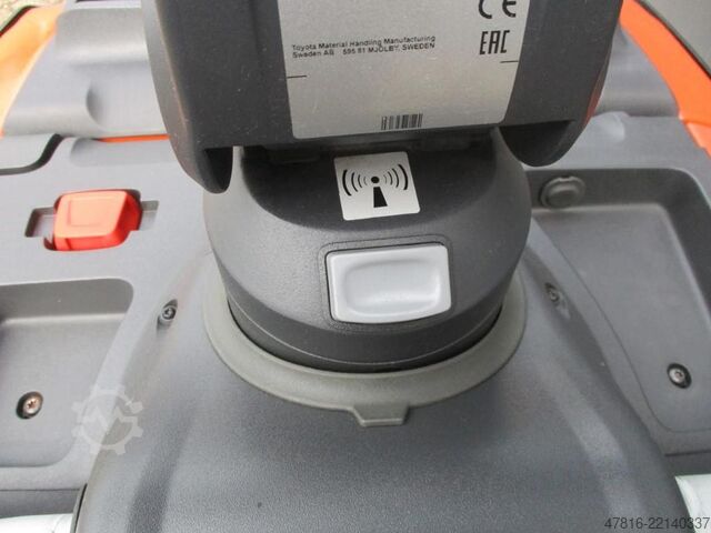 Pallet truck TOYOTA LPE200