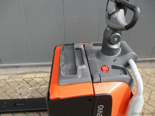 Pallet truck TOYOTA LPE200